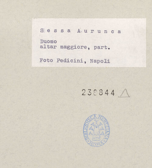 Rückseite von Pedicini, Luciano [https://www.deutsche-digitale-bibliothek.de/content/lizenzen/rv-ez/] Engel - Gesamtansicht, bh238844_recto. Foto: Pedicini, Luciano.