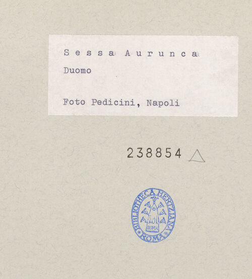 Rückseite von Pedicini, Luciano [https://www.deutsche-digitale-bibliothek.de/content/lizenzen/rv-ez/] Franz von Assisi - Gesamtansicht, bh238854_recto. Foto: Pedicini, Luciano.