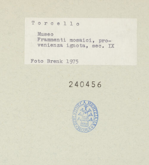 Rückseite von Brenk [https://www.deutsche-digitale-bibliothek.de/content/lizenzen/rv-ez/] Köpfe der Erzengel Michael und Gabriel aus Ravenna, San Michele in AfriciscoKopf des Erzengels Michael - Gesamtansicht, bh240456_recto. Foto: Brenk, Beat.