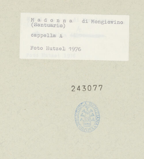 Rückseite von Getty Research Institute [https://www.deutsche-digitale-bibliothek.de/content/lizenzen/rv-ez/] Die Dreifaltigkeit umgeben von einer musizierenden Engelsschar, Wappen in den Pendentifs - Annähernde Gesamtansicht, bh243077_recto. Foto: Hutzel, Max.