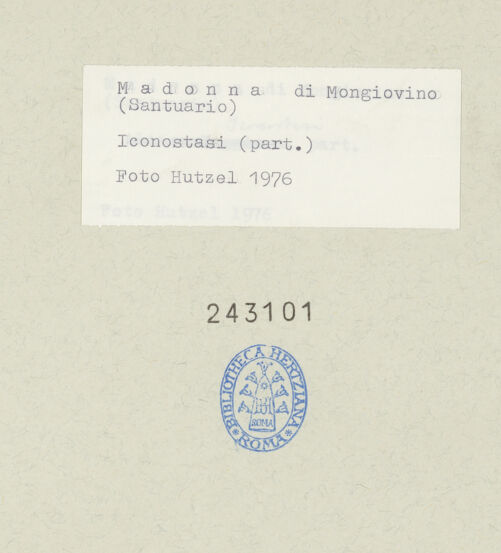 Rückseite von Getty Research Institute [https://www.deutsche-digitale-bibliothek.de/content/lizenzen/rv-ez/] Wandverkleidung des Ostchors als dekorierter Triumphbogen-Hochaltar mit Transfigurationsskulpturengruppe - Detail der Sockeldekoration, bh243101_recto. Foto: Hutzel, Max.