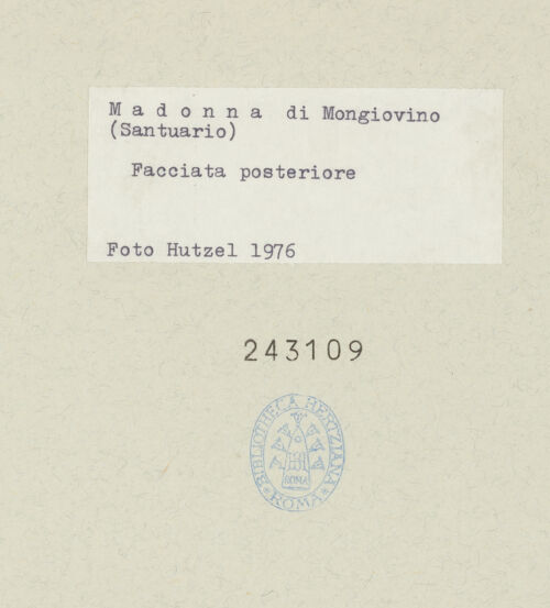 Rückseite von Getty Research Institute [https://www.deutsche-digitale-bibliothek.de/content/lizenzen/rv-ez/] Santuario della Madonna di MongiovinoNordfassade - von Norden, bh243109_recto. Foto.