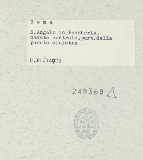 Rückseite von Bibliotheca Hertziana [https://www.deutsche-digitale-bibliothek.de/content/lizenzen/rv-fz/] Sant'Angelo in PescheriaLanghaus - Linke Wand mit Blick auf das Seitenportal, bh249368_recto. Foto.