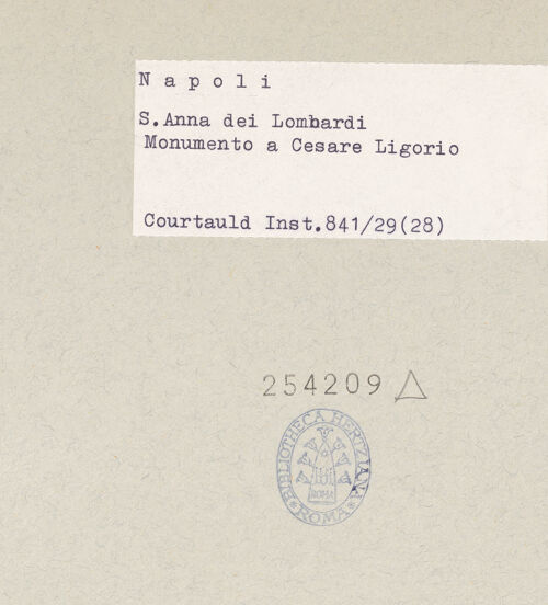 Rückseite von Courtauld Institute of Art [https://www.deutsche-digitale-bibliothek.de/content/lizenzen/rv-ez/] Grabmal des Cesare Ligorio (gest. 1727) - Gesamtansicht, bh254209_recto. Foto.