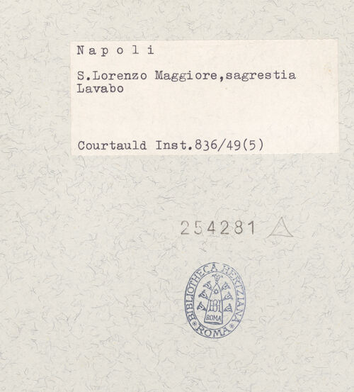 Rückseite von Courtauld Institute, Conway Library [https://www.deutsche-digitale-bibliothek.de/content/lizenzen/rv-ez/] Lavabo der Sakristei - Gesamtansicht, bh254281_recto. Foto.