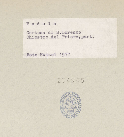 Rückseite von Hutzel, Max [https://www.deutsche-digitale-bibliothek.de/content/lizenzen/rv-ez/] Certosa di San LorenzoChiostro dei Procuratori - Detail: Kapitelle, bh254945_recto. Foto: Hutzel, Max.