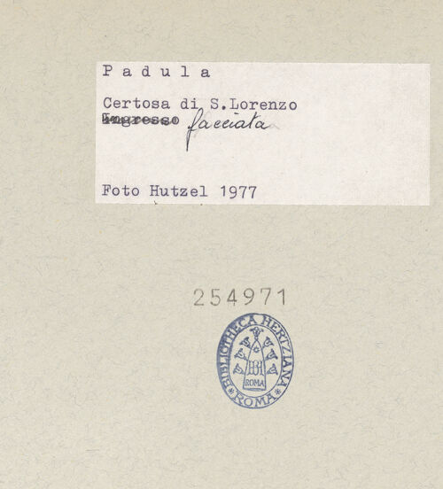 Rückseite von Hutzel, Max [https://www.deutsche-digitale-bibliothek.de/content/lizenzen/rv-ez/] Certosa di San Lorenzo - Treppe, bh254971_recto. Foto: Hutzel, Max.