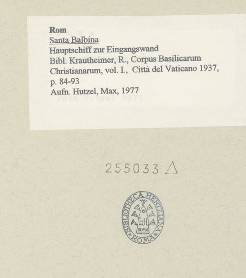 Rückseite von Hutzel, Max [https://www.deutsche-digitale-bibliothek.de/content/lizenzen/rv-ez/] Santa Balbina - Hauptschiff zur Eingangswand, bh255033_recto. Foto: Hutzel, Max.