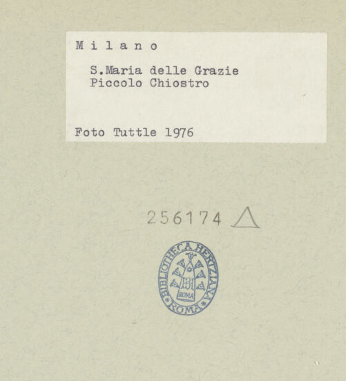 Rückseite von Tuttle, Richard [https://www.deutsche-digitale-bibliothek.de/content/lizenzen/rv-ez/] Kapitell, bh256174_recto. Foto.