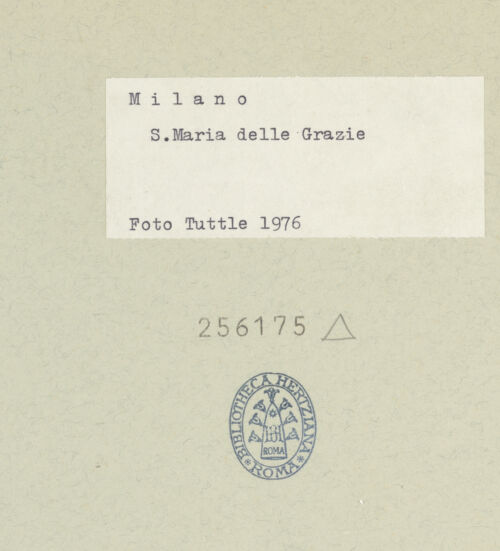 Rückseite von Tuttle, Richard [https://www.deutsche-digitale-bibliothek.de/content/lizenzen/rv-ez/] Hauptportal - Seitenansicht, bh256175_recto. Foto.