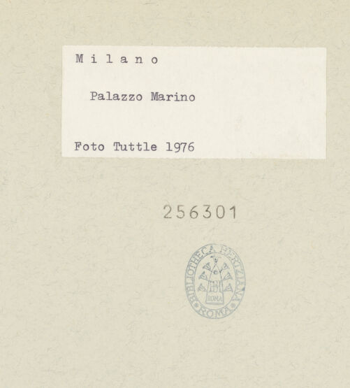 Rückseite von Tuttle, Richard [https://www.deutsche-digitale-bibliothek.de/content/lizenzen/rv-ez/] Palazzo Marino - Innenansicht, Detail, bh256301_recto. Foto: Tuttle, Richard.