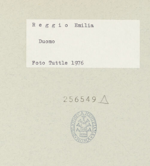 Rückseite von Tuttle, ? [https://www.deutsche-digitale-bibliothek.de/content/lizenzen/rv-ez/] Santa Maria Assunta & Duomo - Untergeschoss, Detail: linke Nischenfigur, bh256549_recto. Foto: Tuttle, ?.