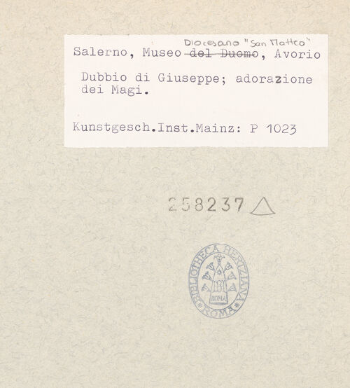 Rückseite von Kunstgeschichtliches Institut Mainz [https://www.deutsche-digitale-bibliothek.de/content/lizenzen/rv-ez/] Szenen aus dem Neuen und Alten TestamentMaria wird des Ehebruchs verdächtigt; Josephs Traum; die Anbetung durch die Heiligen Drei Könige - Gesamtansicht, bh258237_recto. Foto.