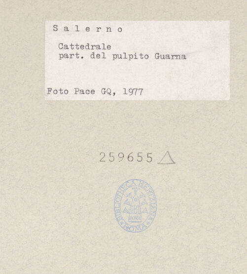 Rückseite von Pace, Valentino [https://www.deutsche-digitale-bibliothek.de/content/lizenzen/rv-ez/] Linke KanzelKapitell mit Tritonen - Südliche und östliche Seiten, bh259655_recto. Foto: Pace, Valentino.