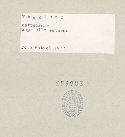 Rückseite von Hutzel, Max [https://www.deutsche-digitale-bibliothek.de/content/lizenzen/rv-ez/] Linke Säule - Kapitell, bh259903_recto. Foto: Hutzel, Max.