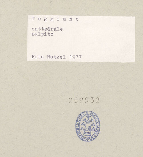 Rückseite von Hutzel, Max [https://www.deutsche-digitale-bibliothek.de/content/lizenzen/rv-ez/] Kanzelförmiger AmboSäulen, Kapitelle und Tragfigur - Kapitell, bh259932_recto. Foto: Hutzel, Max.