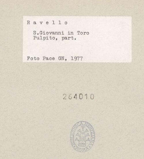 Rückseite von Pace, Valentino [https://www.deutsche-digitale-bibliothek.de/content/lizenzen/rv-ez/] Sockel, bh264010_recto. Foto: Pace, Valentino.