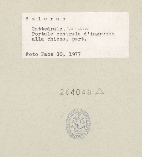 Rückseite von Pace [https://www.deutsche-digitale-bibliothek.de/content/lizenzen/rv-ez/] Mittleres PortalRechtes Gewände - Teilansicht, bh264048_recto. Foto: Pace, Valentino.