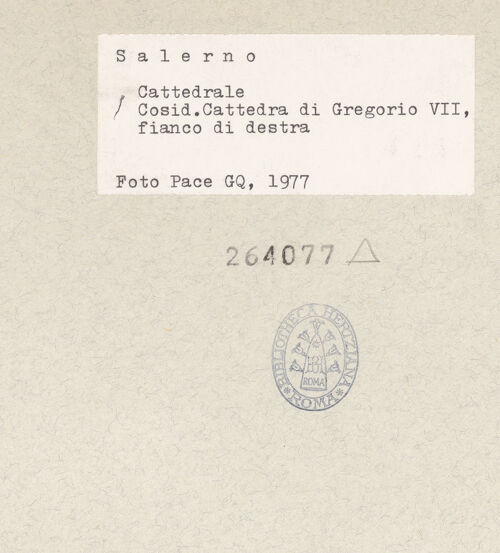 Rückseite von Pace, Valentino [https://www.deutsche-digitale-bibliothek.de/content/lizenzen/rv-ez/] Kathedra Gregors VII. - Linke Armlehne, bh264077_recto. Foto: Pace, Valentino.