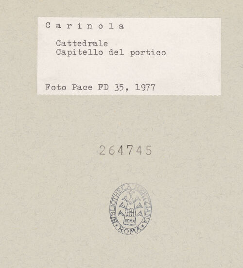 Rückseite von Pace, Valentino [https://www.deutsche-digitale-bibliothek.de/content/lizenzen/rv-ez/] Kapitell 2 - Frontalansicht, bh264745_recto. Foto: Pace, Valentino.