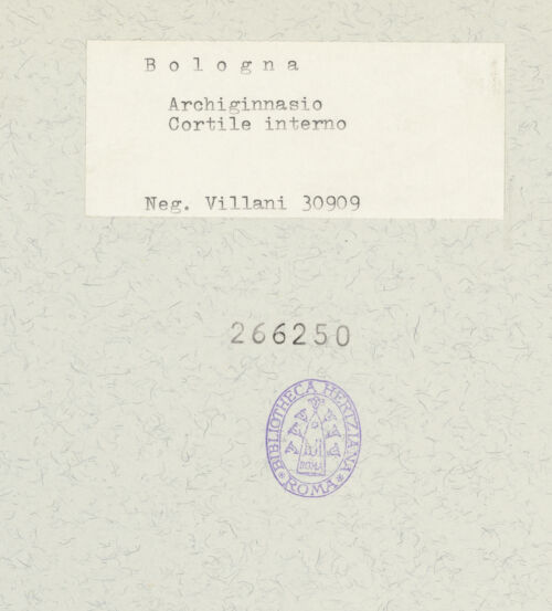 Rückseite von Alinari [https://www.deutsche-digitale-bibliothek.de/content/lizenzen/rv-ez/] Archiginnasio - Nordöstliche Ecke, bh266250_recto. Foto: Villani.