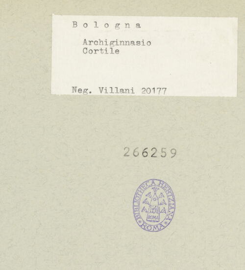 Rückseite von Alinari [https://www.deutsche-digitale-bibliothek.de/content/lizenzen/rv-ez/] Archiginnasio - Südöstliche Ecke, bh266259_recto. Foto: Villani.