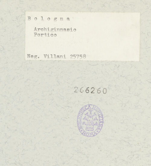 Rückseite von Alinari [https://www.deutsche-digitale-bibliothek.de/content/lizenzen/rv-ez/] Archiginnasio - Arkade, Teilansicht von Süden, bh266260_recto. Foto: Villani.