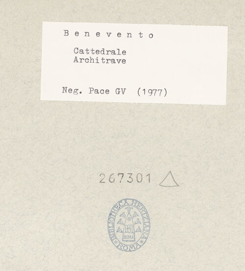 Rückseite von Pace, Valentino [https://www.deutsche-digitale-bibliothek.de/content/lizenzen/rv-ez/] Porta Maggiore - Detail, bh267301_recto. Foto: Pace, Valentino.