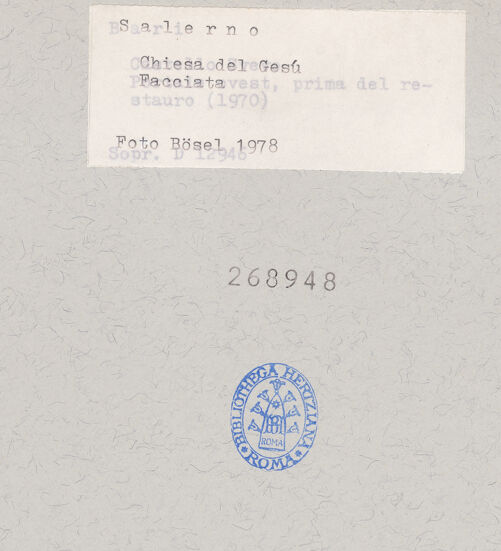 Rückseite von Bösel, Richard [https://www.deutsche-digitale-bibliothek.de/content/lizenzen/rv-fz/] Santa Sofia - Fassade, bh268948_recto. Foto: Bösel, Richard.