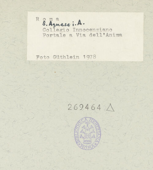 Rückseite von unbekannt [https://www.deutsche-digitale-bibliothek.de/content/lizenzen/rv-fz/] Sant'Agnese in AgoneCollegio Innocenziano - Rückfront zur Via dell'Anima, Hauptportal, bh269464_recto. Foto: Güthlein, Klaus.