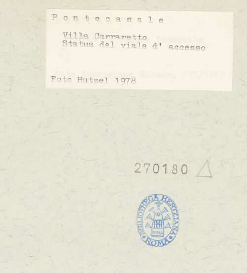 Rückseite von Hutzel, Max [https://www.deutsche-digitale-bibliothek.de/content/lizenzen/rv-ez/] Mythologische Gartenfiguren - Links der Zufahrt: vier Statuen, bh270180_recto. Foto: Hutzel, Max.