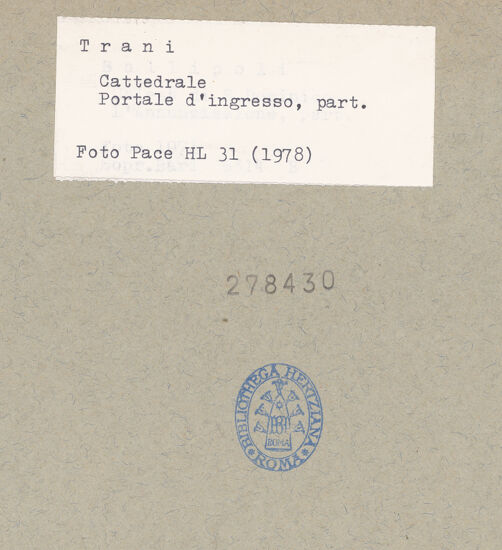 Rückseite von Pace, Valentino [https://www.deutsche-digitale-bibliothek.de/content/lizenzen/rv-ez/] HauptportalLöwen als Tragfiguren und Atlanten - Rechter Löwe, bh278430_recto. Foto: Pace, Valentino.