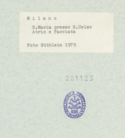 Rückseite von Güthlein, Klaus [https://www.deutsche-digitale-bibliothek.de/content/lizenzen/rv-fz/] Santa Maria presso San CelsoWestfassade - Giebel, bh281123_recto. Foto: Güthlein, Klaus.