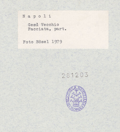 Rückseite von Bösel, Richard [https://www.deutsche-digitale-bibliothek.de/content/lizenzen/rv-fz/] Chiesa del Gesù Vecchio - Fassade, Teilansicht, bh281203_recto. Foto: Bösel, Richard.