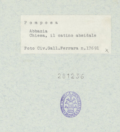 Rückseite von Ferrara, Civici Musei [https://www.deutsche-digitale-bibliothek.de/content/lizenzen/rv-ez/] Zyklus: Verkündigung, Majestas Domini, Heiligen, Evangelisten, Kirchenväter und Szenen aus dem Leben des heiligen EustachiusMajestas Domini (Konche) - Teilansicht, bh281236_recto. Foto.