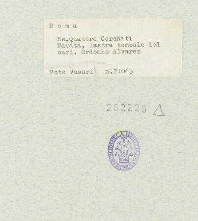 Rückseite von Vasari [https://www.deutsche-digitale-bibliothek.de/content/lizenzen/rv-ez/] Grabplatte für Kardinal Ordonho Alvarez - Gesamtansicht, bh282225_recto. Foto.