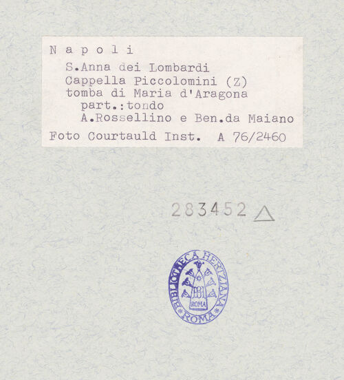 Rückseite von Courtauld Institute of Art [https://www.deutsche-digitale-bibliothek.de/content/lizenzen/rv-ez/] Grabmal der Maria von Aragon (Maria d'Aragona, gest. 1461)Madonna und Engel - Teilansicht, bh283452_recto. Foto.