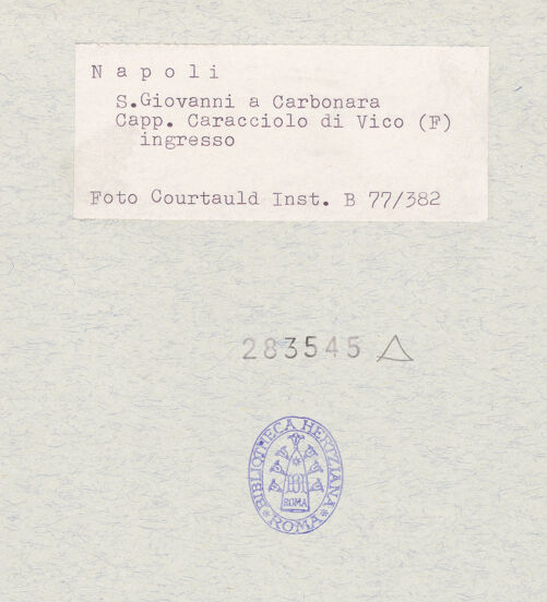 Rückseite von Courtauld Institute of Art [https://www.deutsche-digitale-bibliothek.de/content/lizenzen/rv-ez/] Eingangsbogen zur Cappella Caracciolo di Vico - Außenseite, bh283545_recto. Foto.