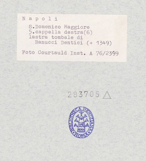 Rückseite von Courtauld Institute of Art [https://www.deutsche-digitale-bibliothek.de/content/lizenzen/rv-ez/] Grabplatte des Ranuccio Dentice (gest. 1359) - Gesamtansicht, bh283705_recto. Foto.