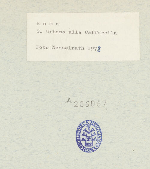 Rückseite von Nesselrath, Arnold [https://www.deutsche-digitale-bibliothek.de/content/lizenzen/rv-ez/] Sant'Urbano alla Caffarella - Nordwand, Ausschnitt, bh286067_recto. Foto: Nesselrath, Arnold.