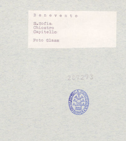 Rückseite von Glass, Dorothy [https://www.deutsche-digitale-bibliothek.de/content/lizenzen/rv-ez/] Kapitell 44 (Giess, 1959; Naldi, 1990) - Kapitell 44, bh287273_recto. Foto: Glass, Dorothy.