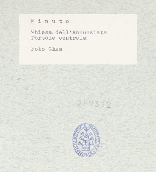 Rückseite von Glass, Dorothy [https://www.deutsche-digitale-bibliothek.de/content/lizenzen/rv-ez/] Hauptportal - Gesamtansicht, bh287312_recto. Foto: Glass, Dorothy.