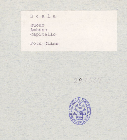 Rückseite von Glass, Dorothy [https://www.deutsche-digitale-bibliothek.de/content/lizenzen/rv-ez/] Kapitell, bh287337_recto. Foto: Glass, Dorothy.