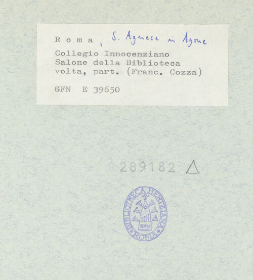 Rückseite von ICCD [https://www.deutsche-digitale-bibliothek.de/content/lizenzen/rv-ez/] Apotheose der Theologie - Detail: Juno, Frühling und Putten mti Papstinsignien, bh289182_recto. Foto.