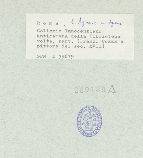 Rückseite von ICCD [https://www.deutsche-digitale-bibliothek.de/content/lizenzen/rv-ez/] Allegorien und Szenen aus der römischen Geschichte - Deckenspiegel, bh289188_recto. Foto.