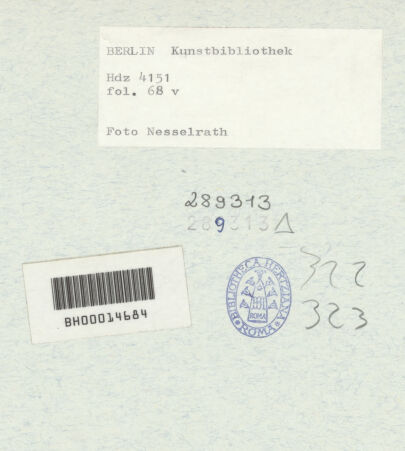 Rückseite von Kunstbibliothek [https://www.deutsche-digitale-bibliothek.de/content/lizenzen/rv-ez/] Codex Destailleur DS. Urbano della Caffarella: Schnitt und Aufriss der Längswand, Querschnitt durch die rechte Hälfte des Tempels mit Aufriss der Rückwand, Details zu Gesims, Kapitell und Gebälk - Gesamtansicht, bh289313_recto. Foto: Nesselrath, Arnold.