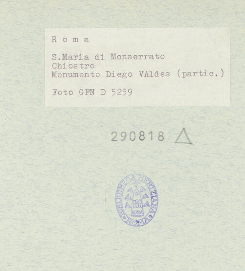 Rückseite von ICCD [https://www.deutsche-digitale-bibliothek.de/content/lizenzen/rv-ez/] Grabmal des Bischofs Diego Melendes Valdes (+1506)Sarkophag mit Liegefigur - Detail: Ornament am linken Pilaster, bh290818_recto. Foto.