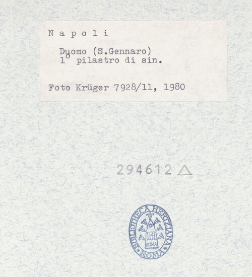 Rückseite von Krüger, Jürgen [https://www.deutsche-digitale-bibliothek.de/content/lizenzen/rv-fz/] DuomoNordseitenschiff (linkes Seitenschiff) - Sockel des erstes Pfeilers, bh294612_recto. Foto: Krüger, Jürgen.