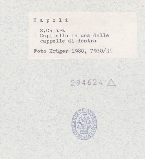 Rückseite von Krüger, Jürgen [https://www.deutsche-digitale-bibliothek.de/content/lizenzen/rv-fz/] Santa ChiaraRechte Arkade (Südwestliche Kapellenreihe) - Kapitell einer Kapelle, bh294624_recto. Foto: Krüger, Jürgen.