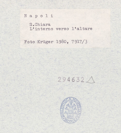 Rückseite von Krüger, Jürgen [https://www.deutsche-digitale-bibliothek.de/content/lizenzen/rv-fz/] Santa Chiara - Gesamtansicht zum Chor hin, bh294632_recto. Foto: Krüger, Jürgen.